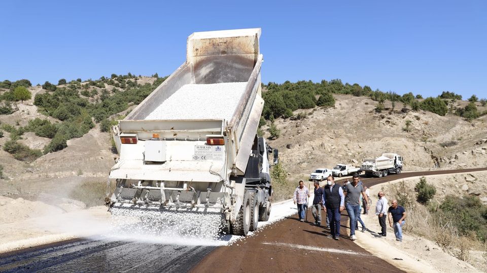 Yıllardır ihmal edilen ,dağarlar mahallesine asfalt