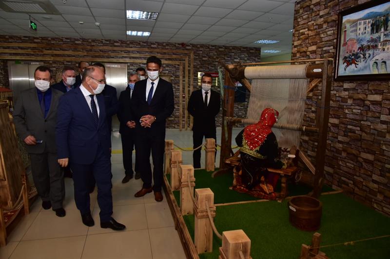 Vali Karadeniz Demirci'de