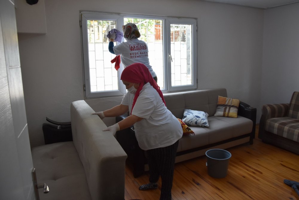 Akhisar Belediyesi'nden evde bakım hizmeti