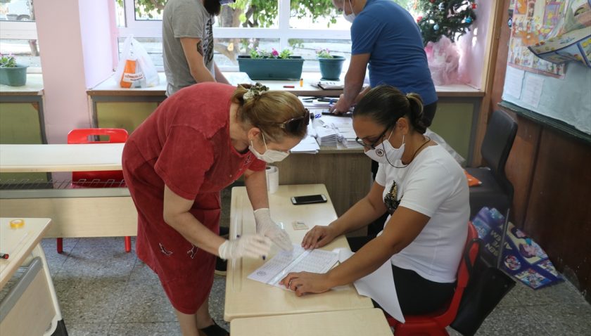 KKTC'de cumhurbaşkanlığı seçimi için oy kullanma başladı