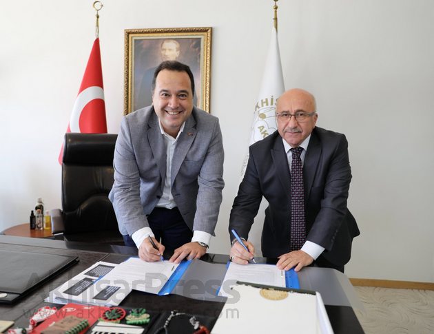 Akhisar Belediyesinin çocuklar için süt kuzusu projesi başlıyor