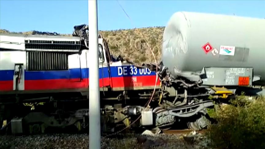 Yozgat'ta 2 yük treni çarpıştı