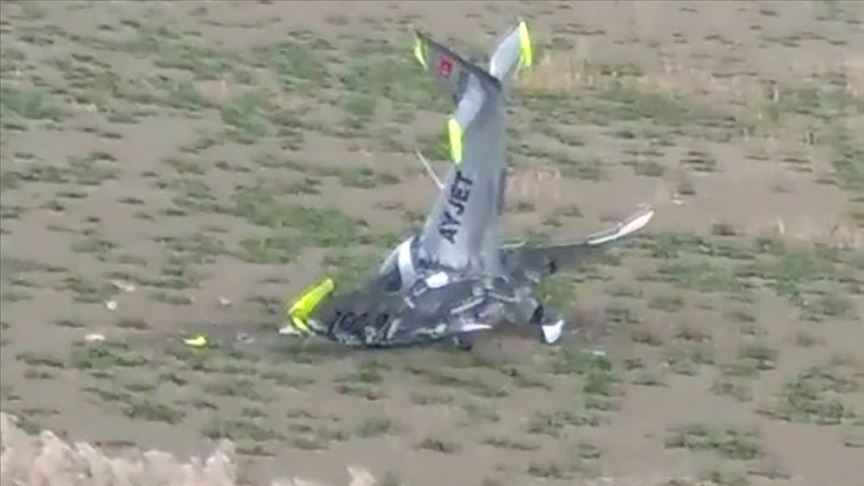 İstanbul'da eğitim uçağı düştü