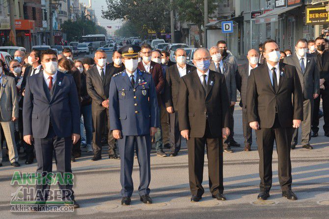 Ulu önder Atatürk Akhisar'da özlemle anıldı