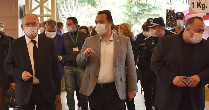 Akhisar'da pazar yerleri 5 gün açık olacak