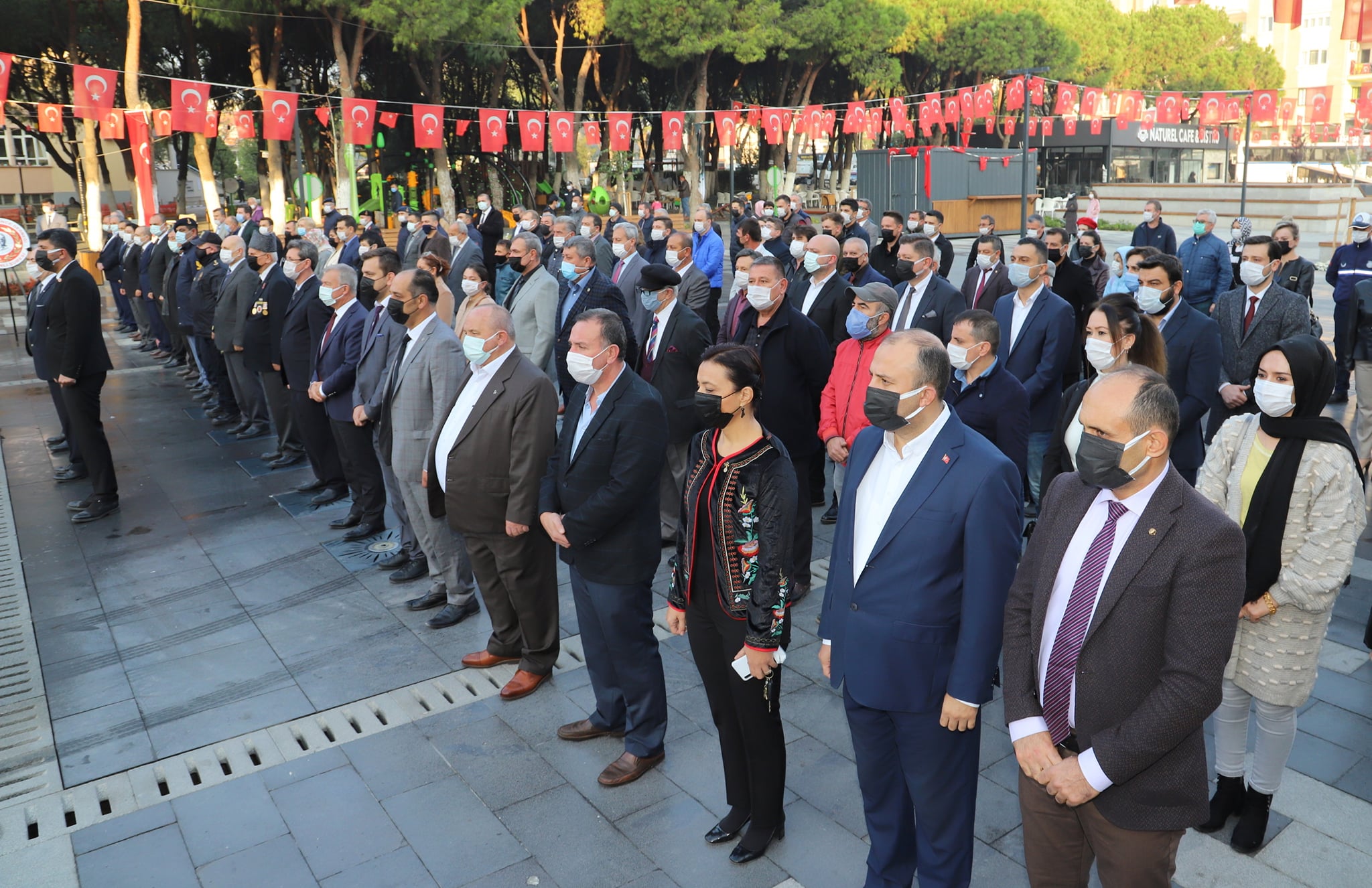 Saruhanlı'da düzenlenen törenle ulu önder Atatürk anıldı