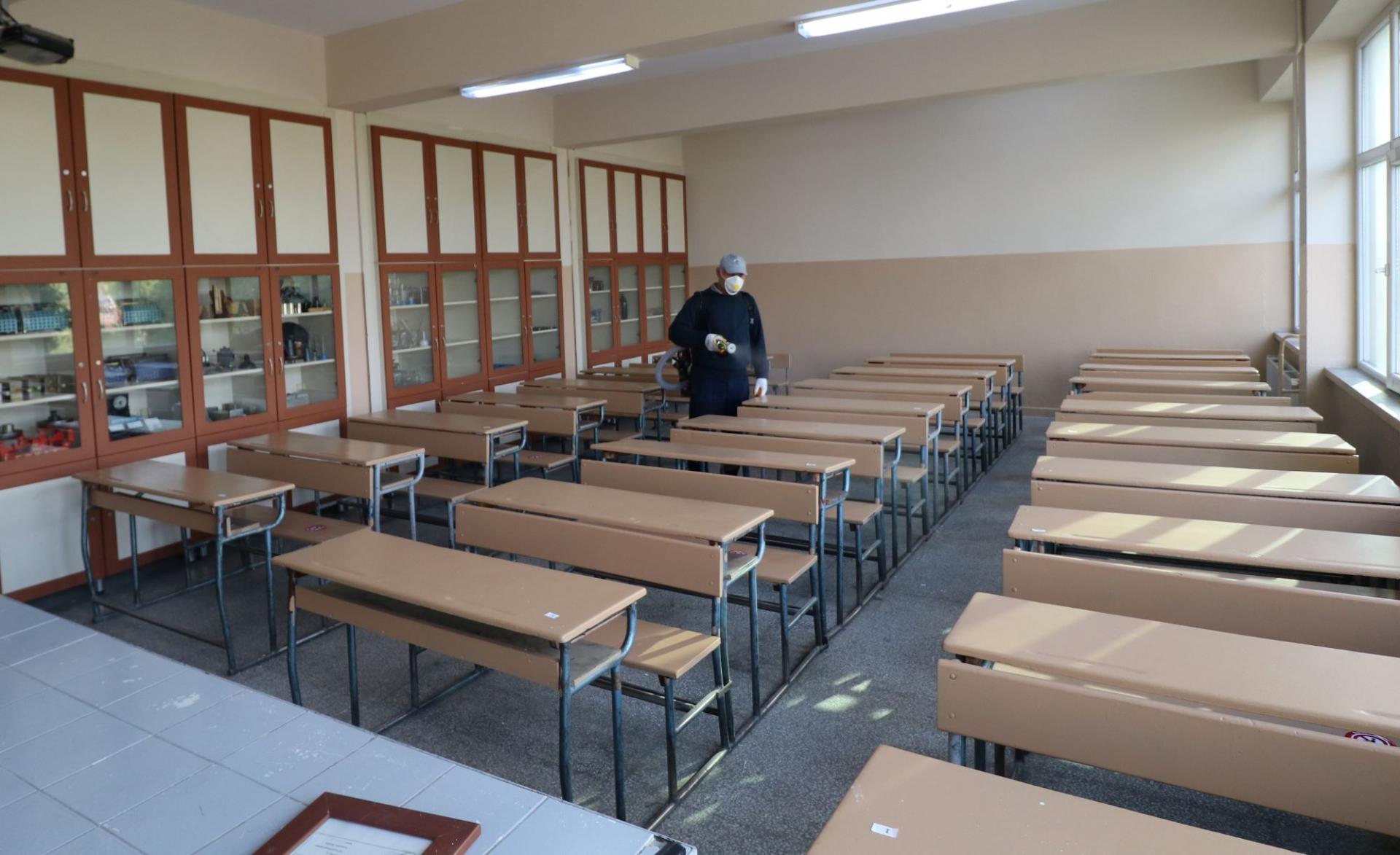 Dezenfekte edilen okullar sınava hazır