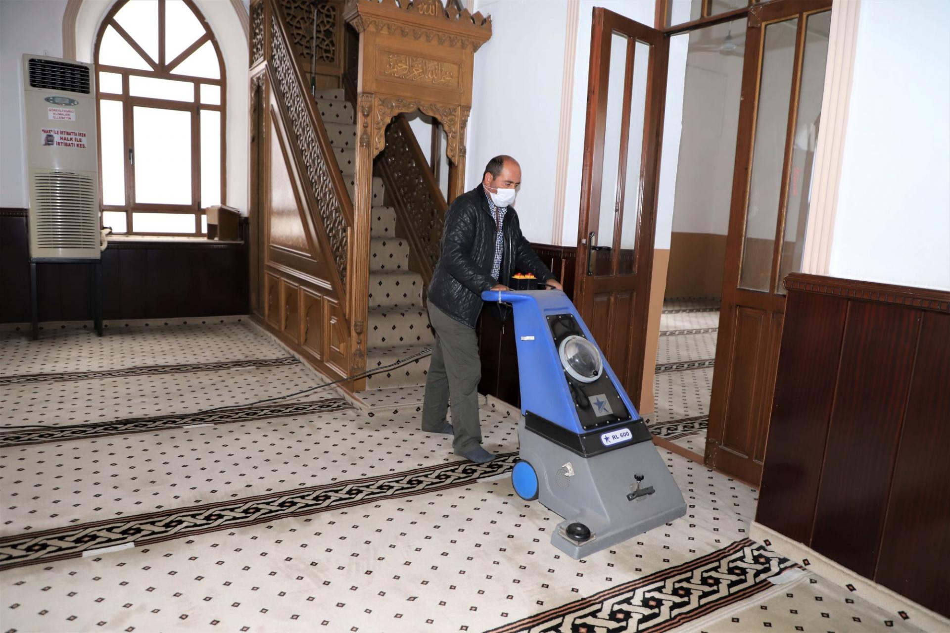 Camilerde kış temizliği