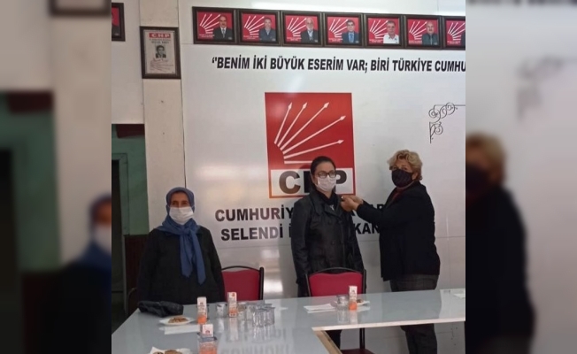 CHP Selendi kadın kolu başkanı Emine Başak oldu