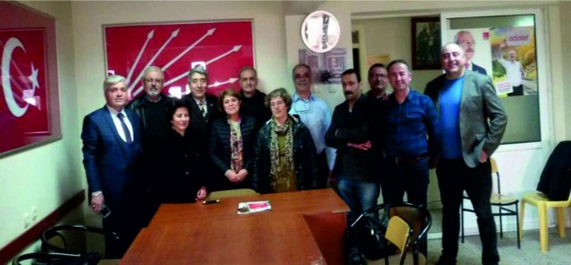 Soma CHP, ilçesini geçici olarak kapattı