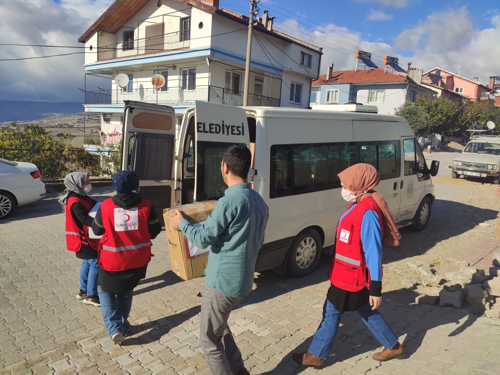 Depremden etkilenen çocuklar unutulmadı