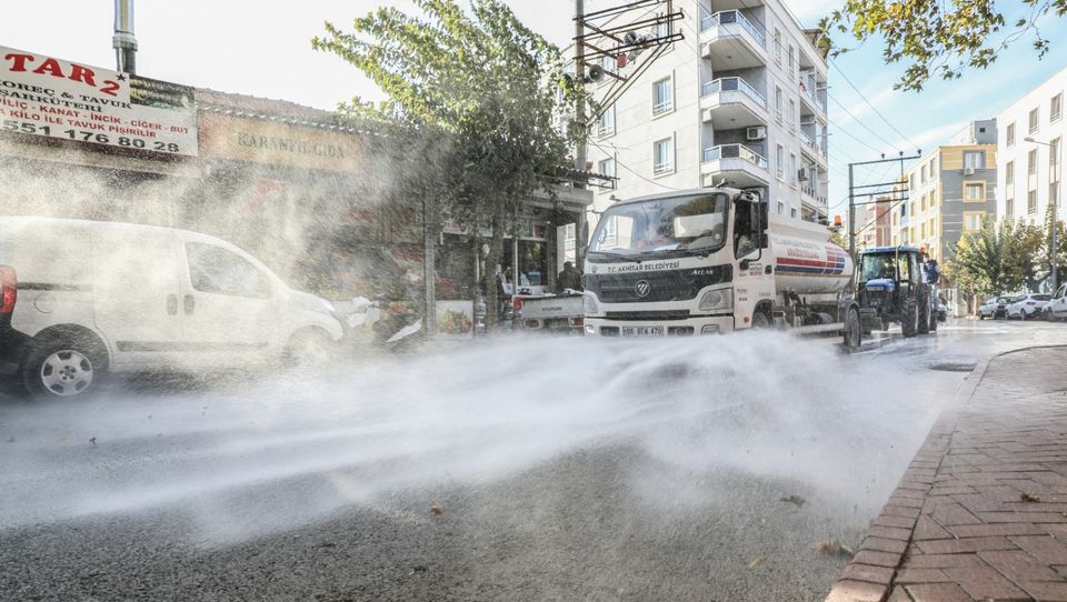 Akhisar baştan aşağı dezenfekte edildi
