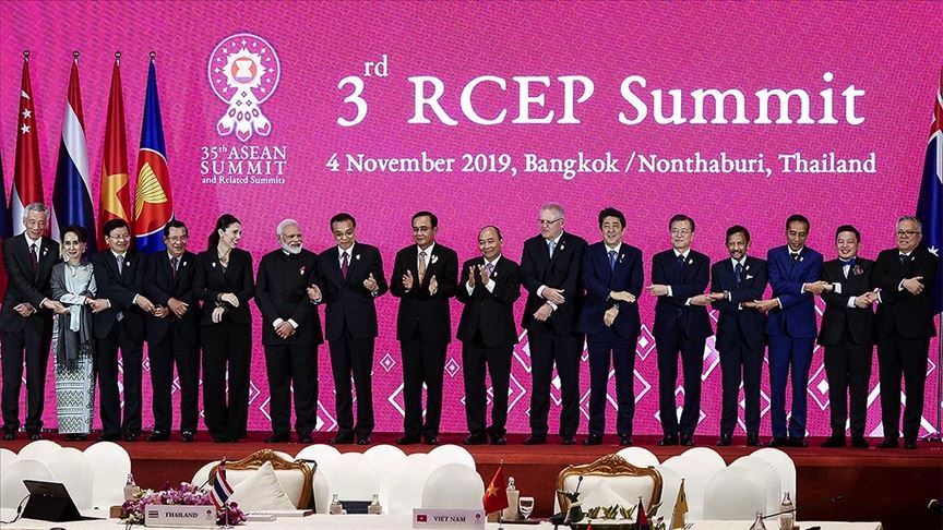 Dünyanın en büyük serbest ticaret anlaşmasını imzaladı