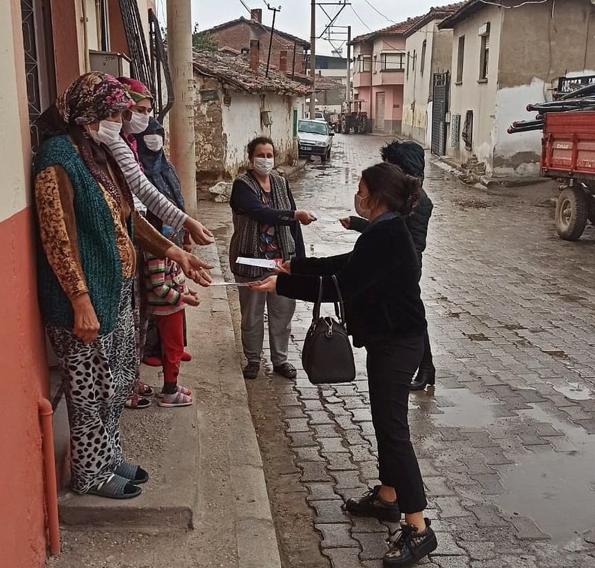 Belediye psikolog ve sosyolokları, kapı-kapı dolaştı