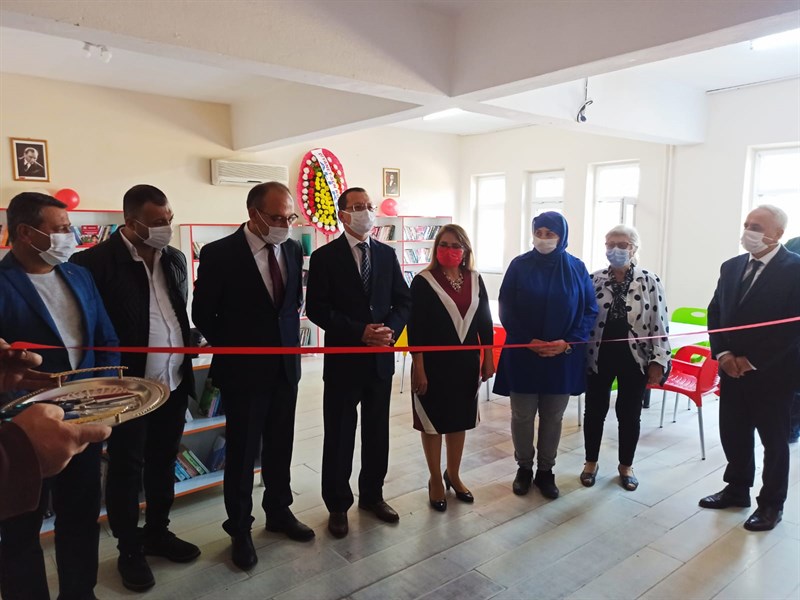 Turgutlu'da"bırakın kızlar okusun"kütüphanesi