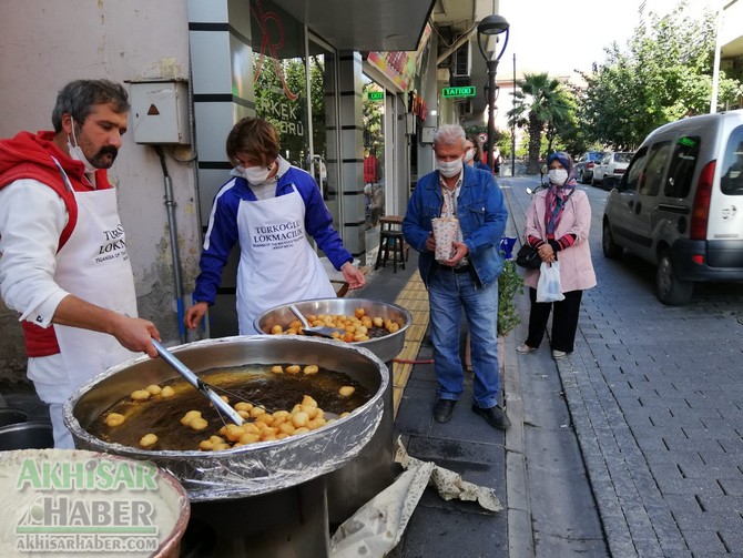 Akhisar'da esnaftan Atatürk için lokma hayrı