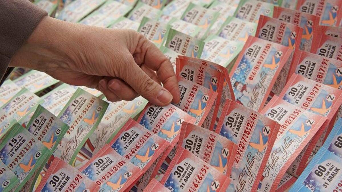 Yılbaşı ikramiyesi 100 milyon, biletler satışa çıktı