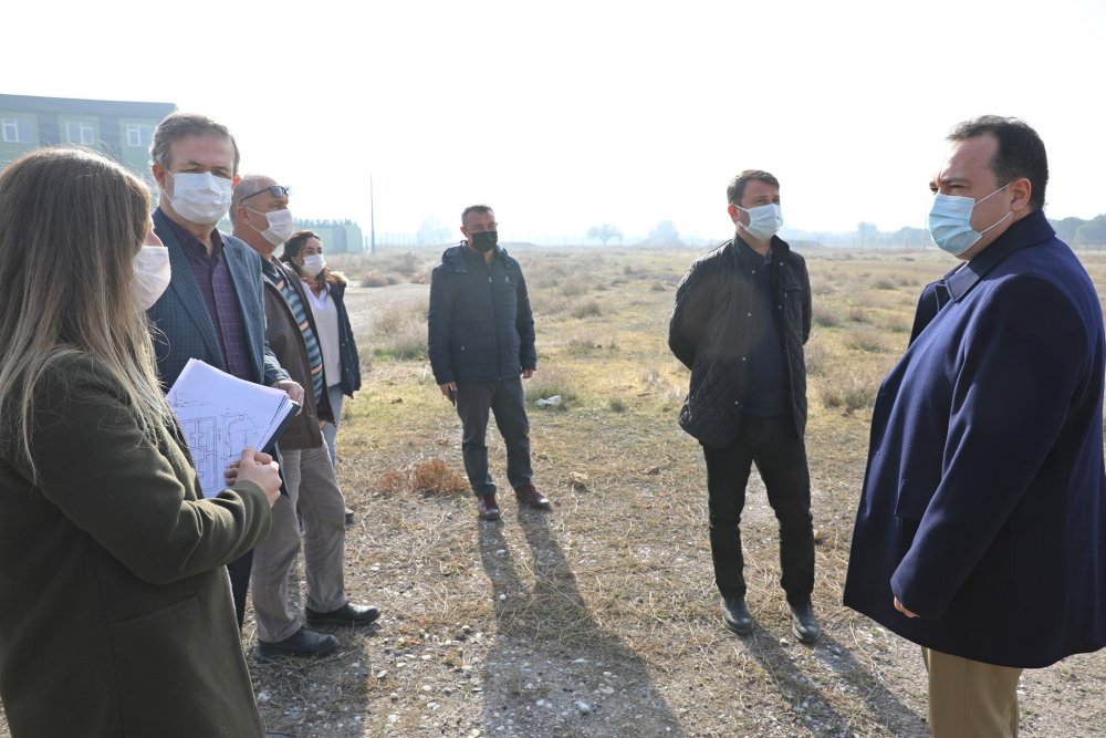 Başkan Dutlulu'dan, Akhisar'a yeni parklar ve spor tesisleri müjdesi