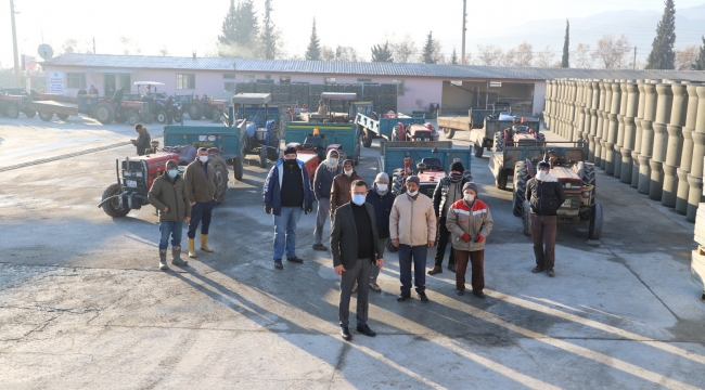 Alaşehir belediyesi 3500 bağ direği dağıtımına başladı.