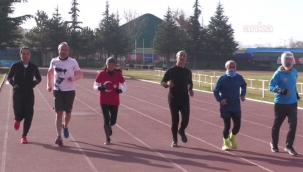 Atletlerin koşusuna polis engeli