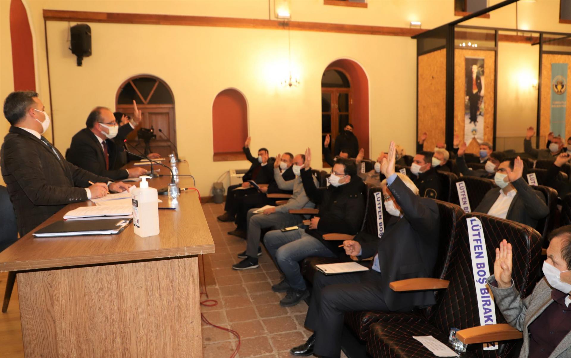 Belediyeden 98 esnafa kira desteği