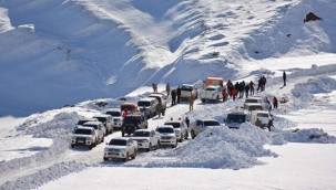 Hakkari'de çığ faciası: Şehit sayısı 2'ye yükseldi 