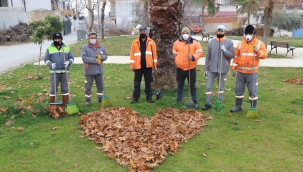 İşcilerden" Sizleri seviyoruz, çevremizi temiz tutalım "çağrısı