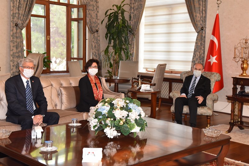 Manisa 26. dönem milletvekili Tur Yıldız Biçer, vali Karadeniz'i ziyaret etti