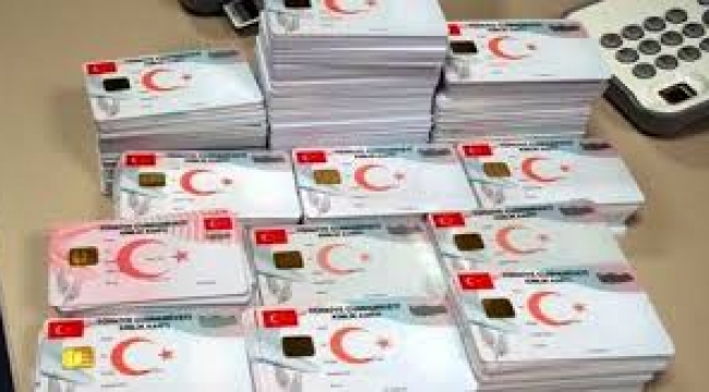 260 bin 157 kişi soyadını, 124 bin 32 kişi ise ismini değiştirdi.