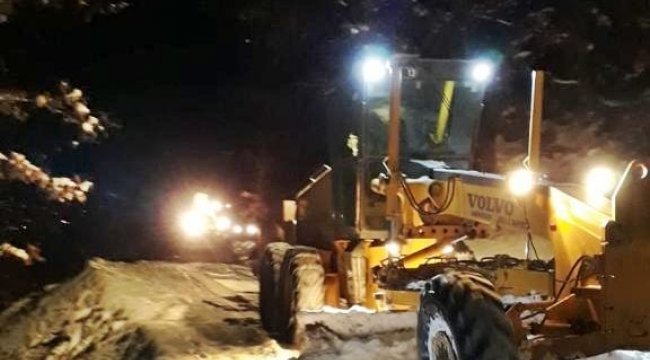 Akhisar'da yollar ulaşıma açıldı
