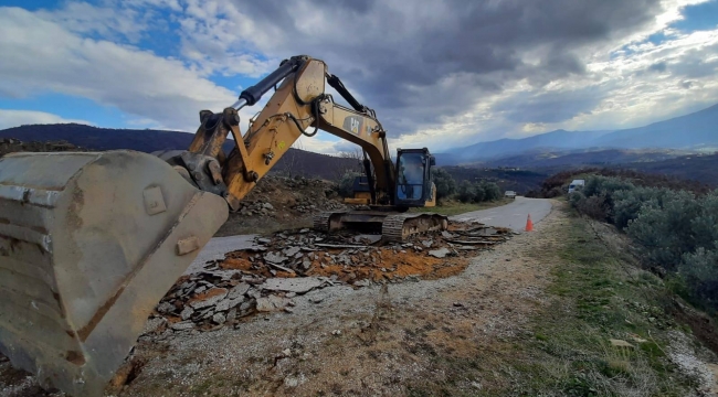 Alaşehir belediyesinin 15 mahallede başlattığı çalışmalar sürüyor