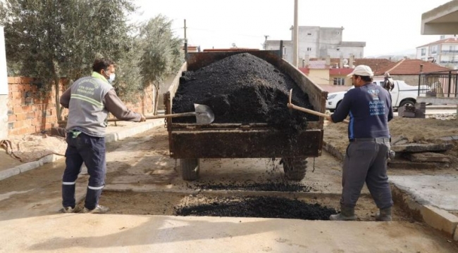 Alaşehir belediyesinin yol bakımı sürüyor