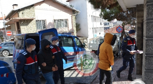 Demirci'de jandarma operasyonu