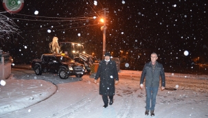 Demirci'de karla mücadele ekipleri işbaşında 