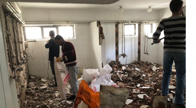 Demirci kapalı spor salonu yenileme yatırımı başladı