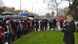 Demokrasi şehitleri için anma töreni