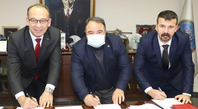 İmzalar atıldı,
