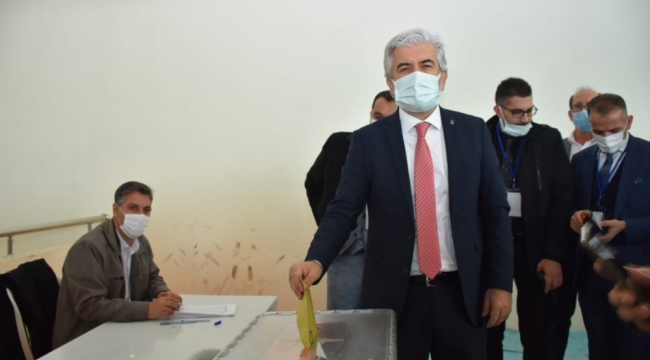 Salih Hızlı AKP Manisa İl başkanı seçildi