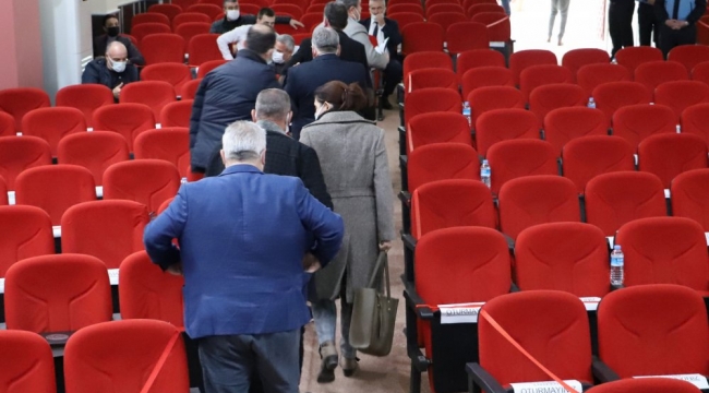 Saruhanlı belediyesi meclisinde tartışma