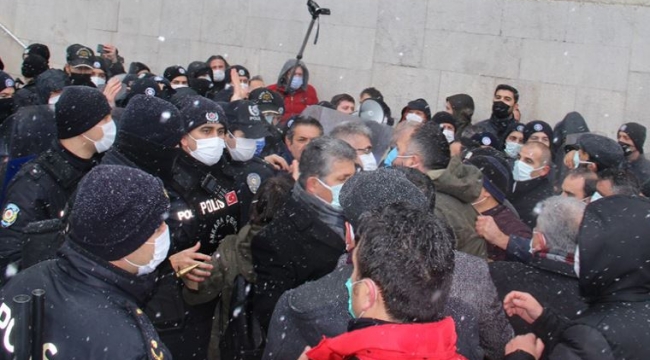  "sefalet zammı" açıklamasına polis engeli