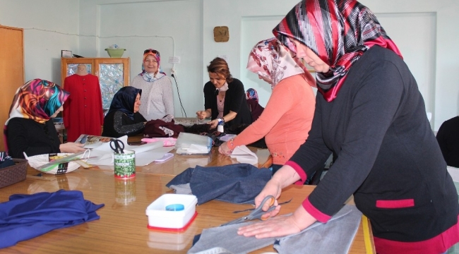 "87 mahallesiyle öğrenen şehir Alaşehir' kursları başladı