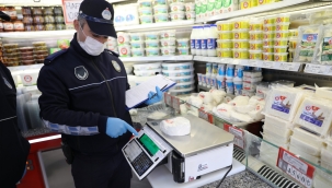 Akhisar belediyesi zabıta ekipleri marketleri denetledi