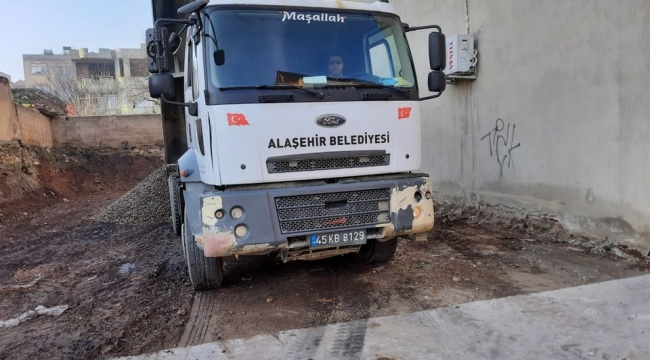 Alaşehir'de ekipler görev başında