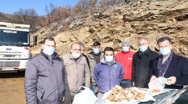 Başkan Öküzcüoğlu öğle yemeğinde işçilerle buluştu 