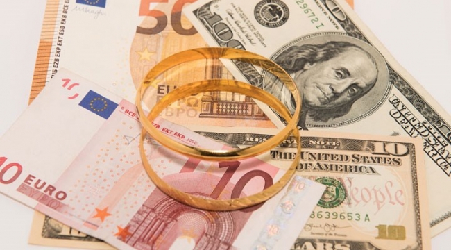 Dolar aldı başını gidiyor