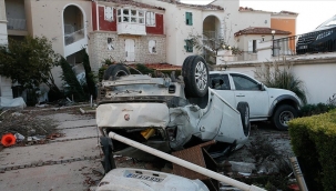 İzmir'i hortum vurdu,16 kişi yaralandı milyarlarca lira zarar 