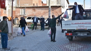Karatinadaki Çamönü'nündeki vatandaşlara yardım