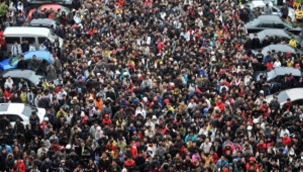 Türkiye'nin nüfusu 459 bin 365 kişi arttı.