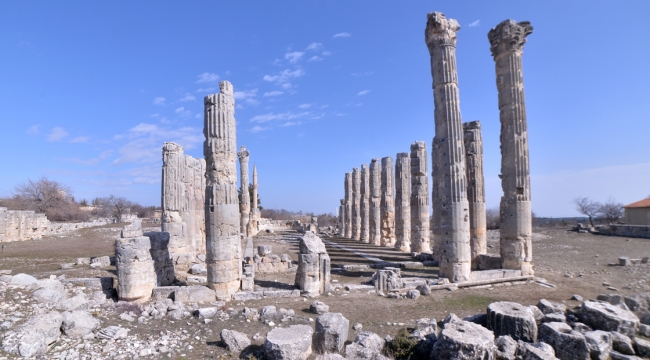 Uzuncaburç antik kentinin restorasyon başlıyor