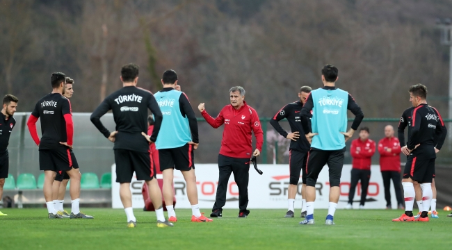A milli takımı ilk çalışmasını yaptı